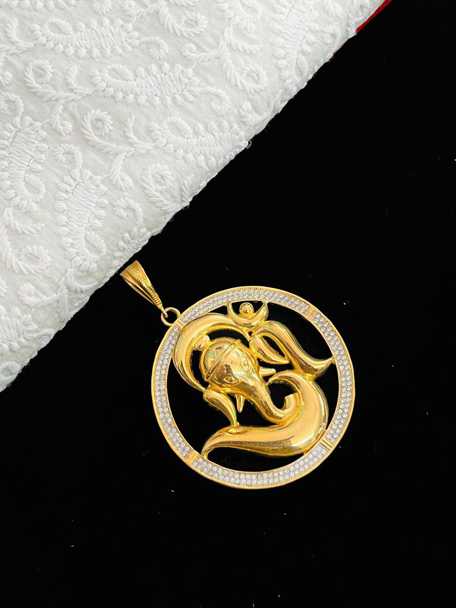 GRAM GOLD GANPATI BAPPA WITH OM (AUM) ROUND PENDANT FOR MEN DESIGN A-377