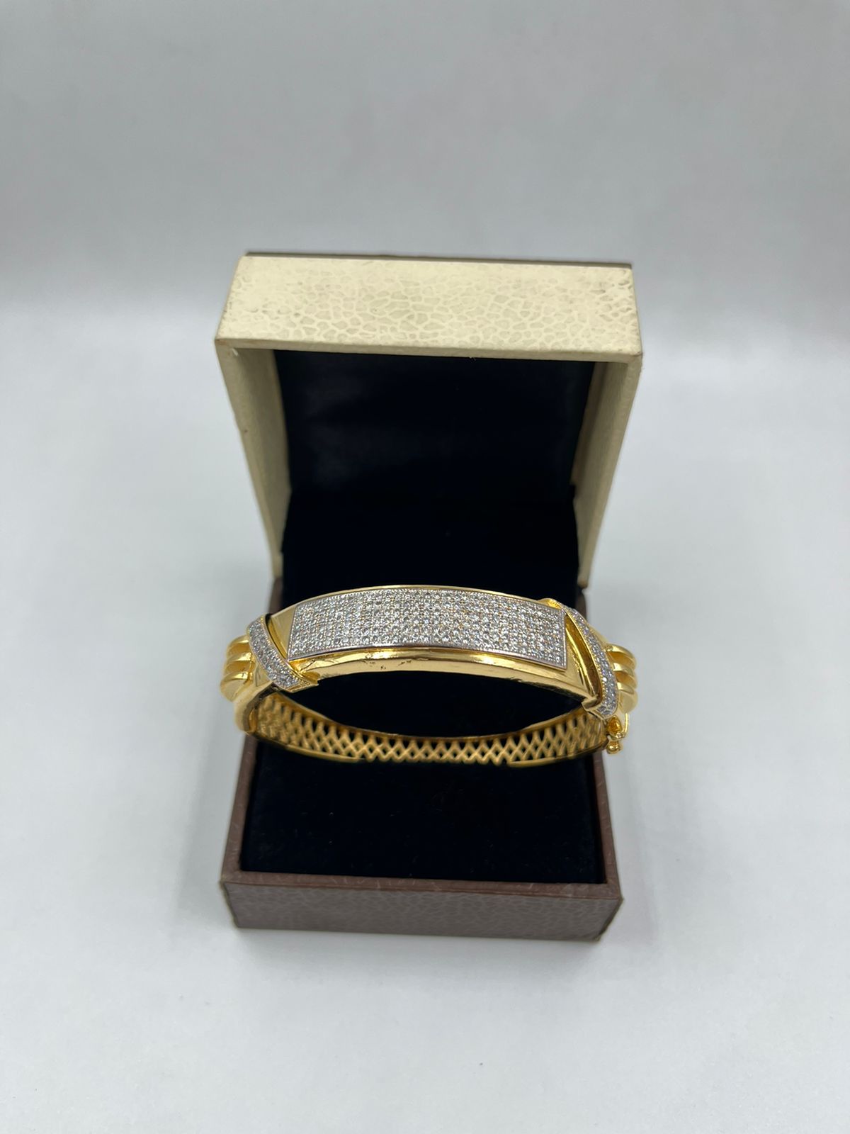 Gents diamond kada designs Clearance