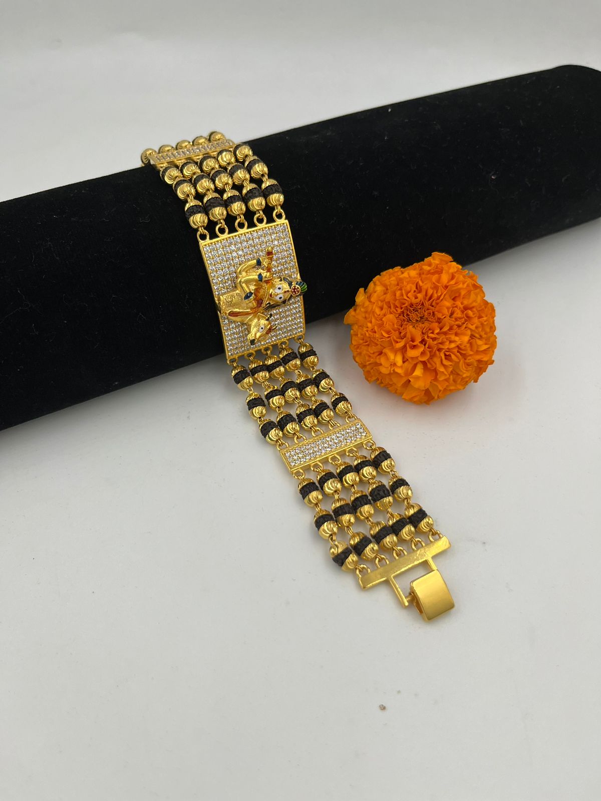 Men Gold Bracelet – Sri Krishna Nagai Maligai