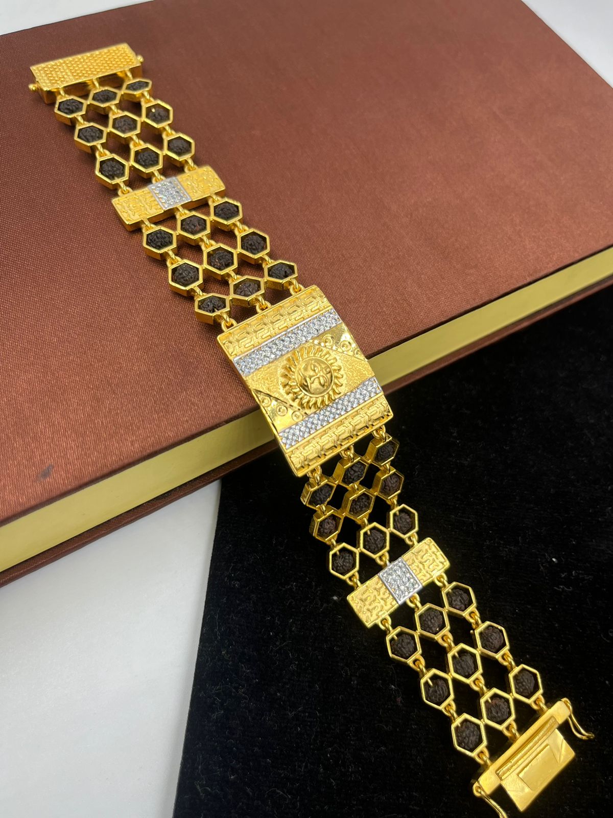 Mens Bracelet Gold Design,mens bracelets gold ,gents gold bracelet catalog  with designs,gold bracelet… | Gold chains for men, Mens gold bracelets,  Bracelets for men