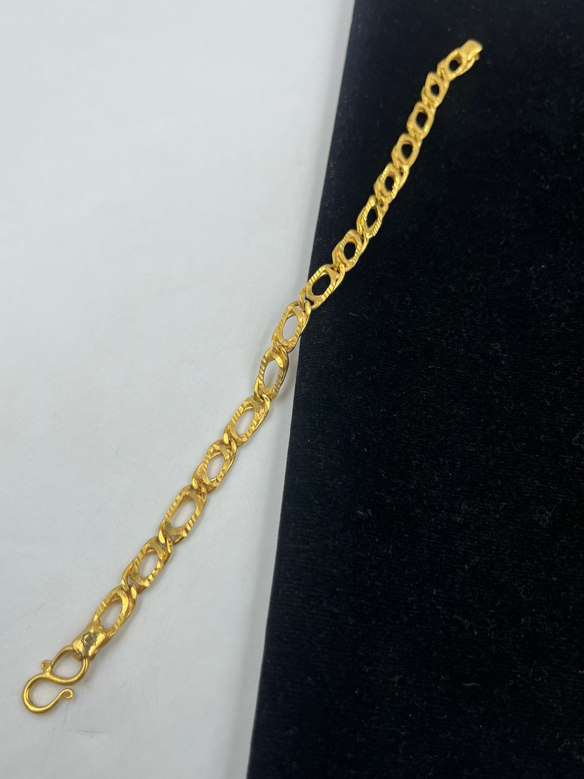 100%BIS Hallmark Gold Jewellery | Man gold bracelet design, Mens gold  jewelry, Mens bracelet gold jewelry