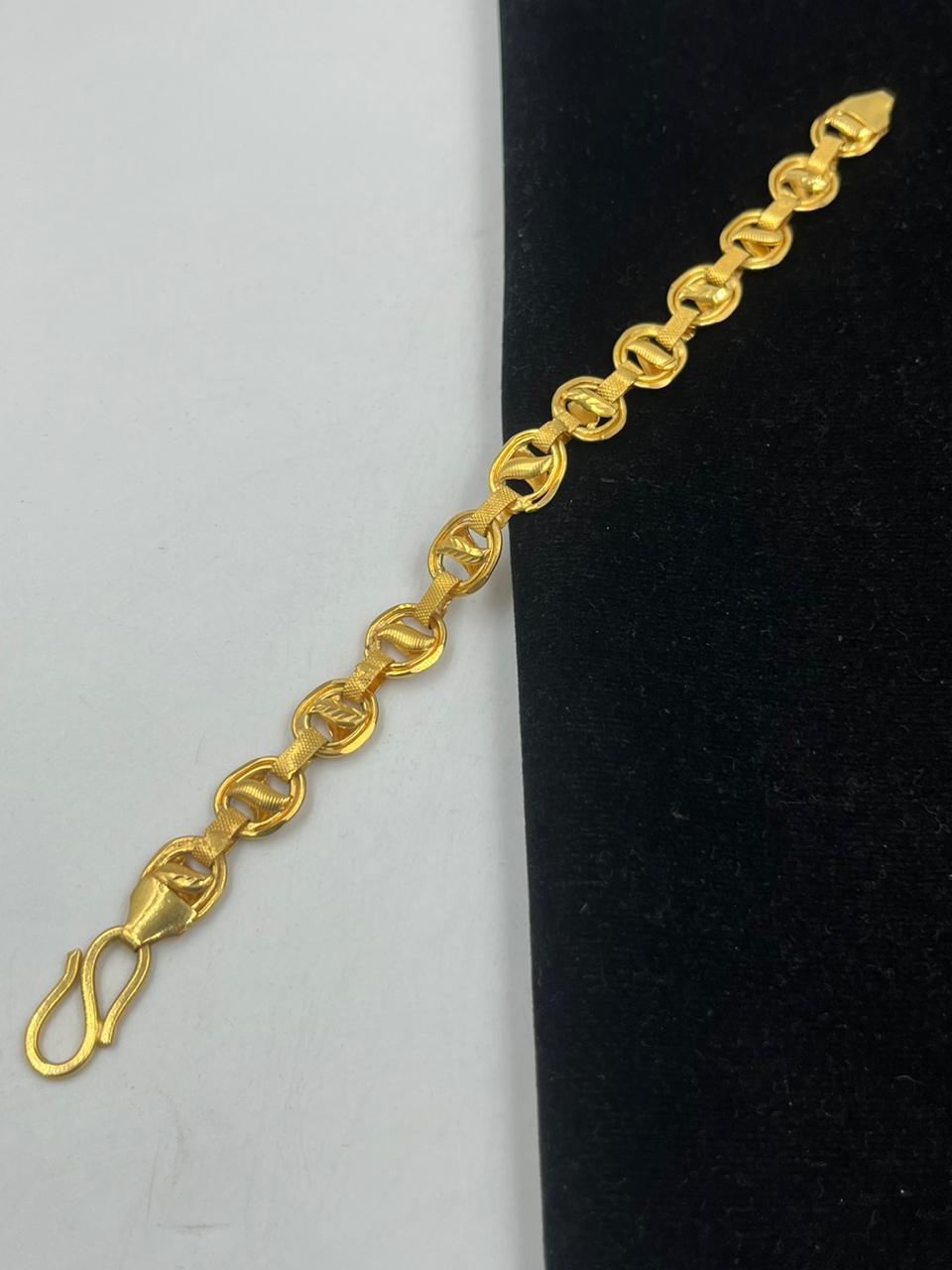 22 Carat Cheeta Gold Bracelet, 15 Gm at Rs 75000 in Mumbai | ID: 22995049355