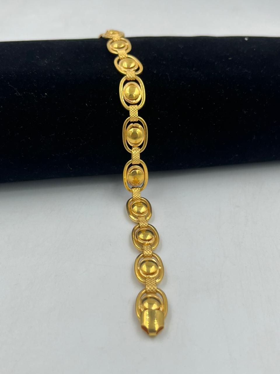 13 Nazrana bracelet ideas | black beads mangalsutra design, black beaded  jewelry, gold jewelry fashion