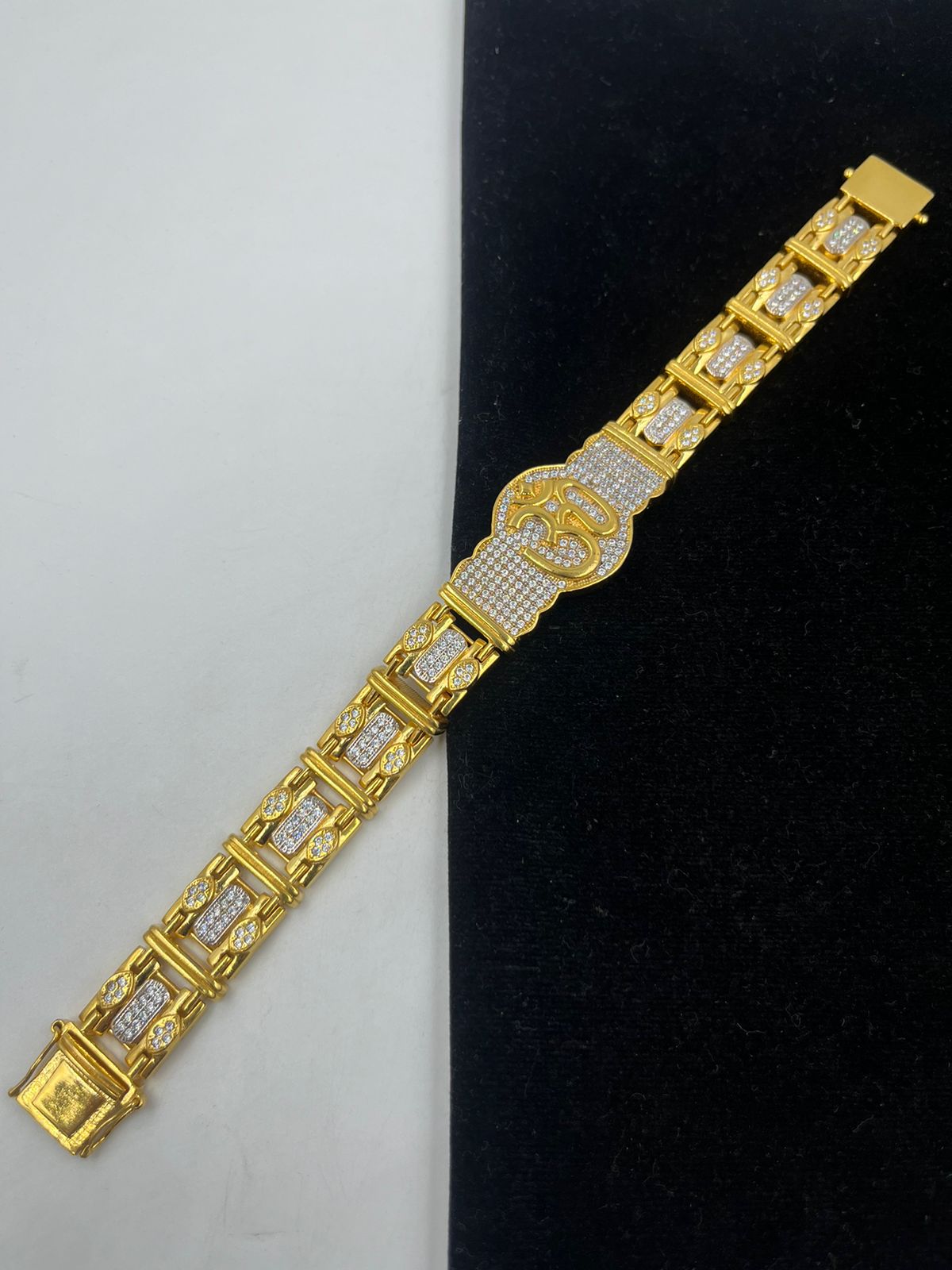 1 Gram Gold Plated Link Pokal Attention-Getting Design Bracelet For Men -  Style C587 at Rs 2560.00 | गोल्ड प्लेटेड ब्रेसलेट - Soni Fashion, Rajkot |  ID: 2851825912691