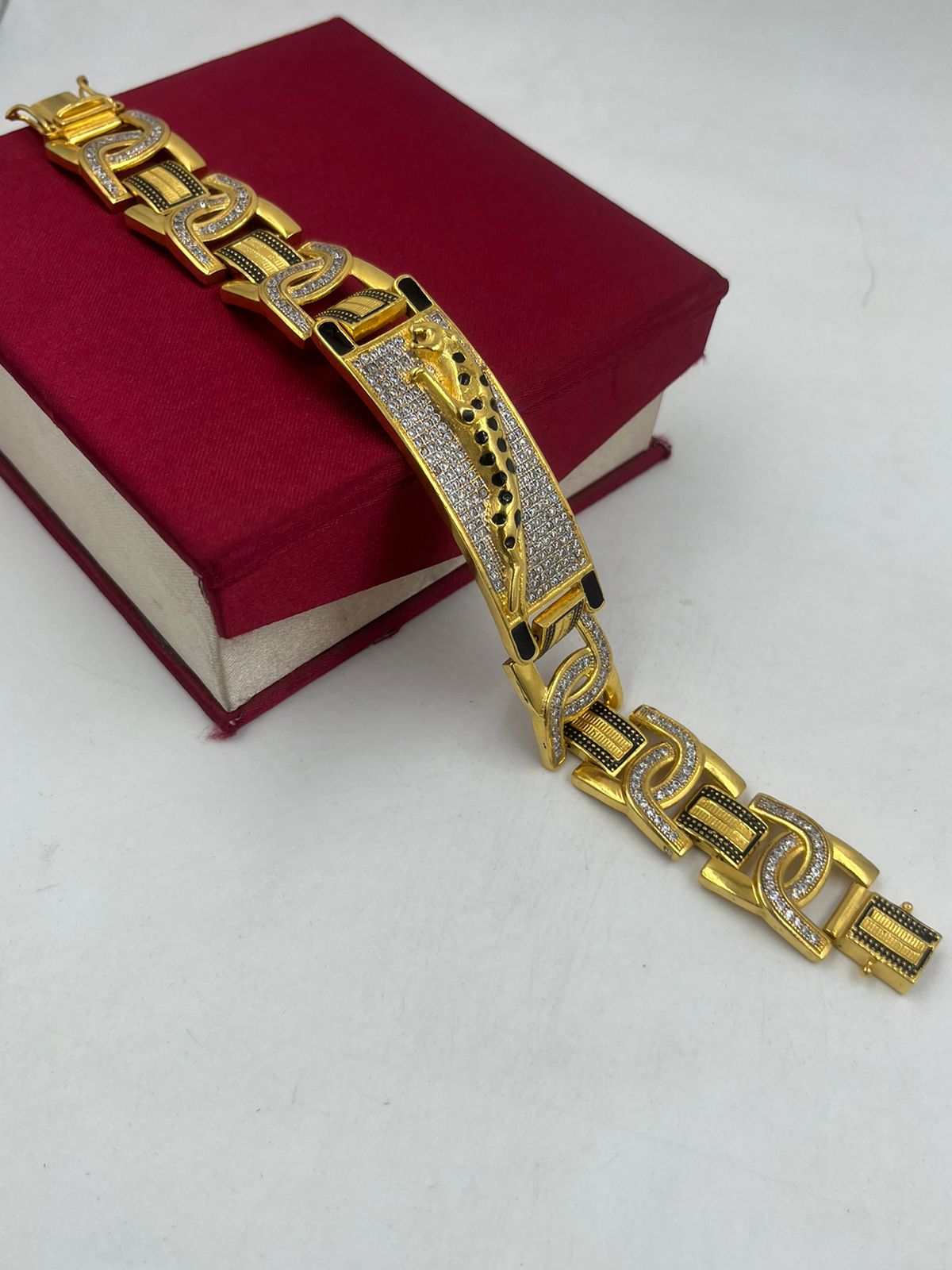 Men's Figaro Link 14k Gold (30gram) or Platinum (49gram) 9.5mm Bracelet 8.5