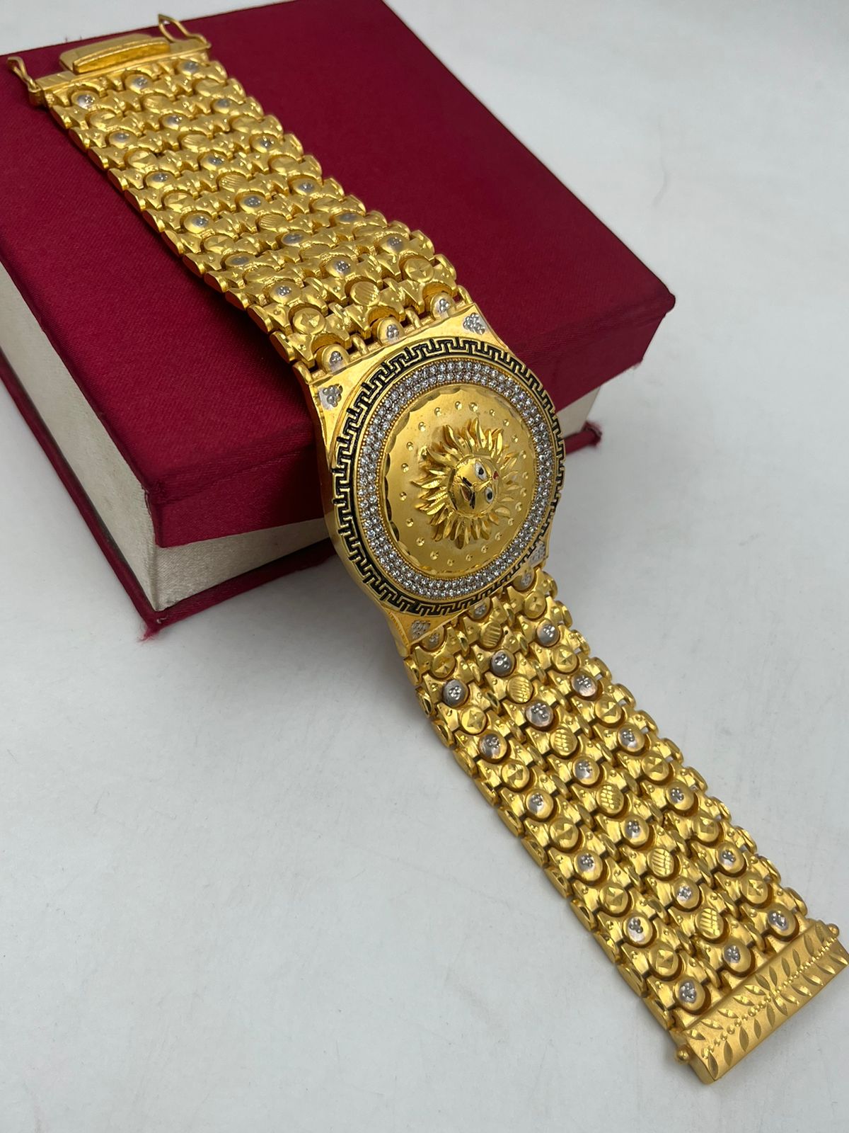 1 Gram Gold Plated Stunning Design Superior Quality Bracelet For Men -  Style C389, गोल्ड प्लेटेड ब्रेसलेट - Soni Fashion, Rajkot | ID:  2849822980533