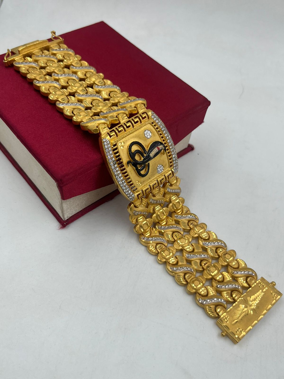 CARTIER 18K Yellow Gold Screw Love Bracelet Size 16 + Box, Screwdriver –  Blue Ribbon Rarities