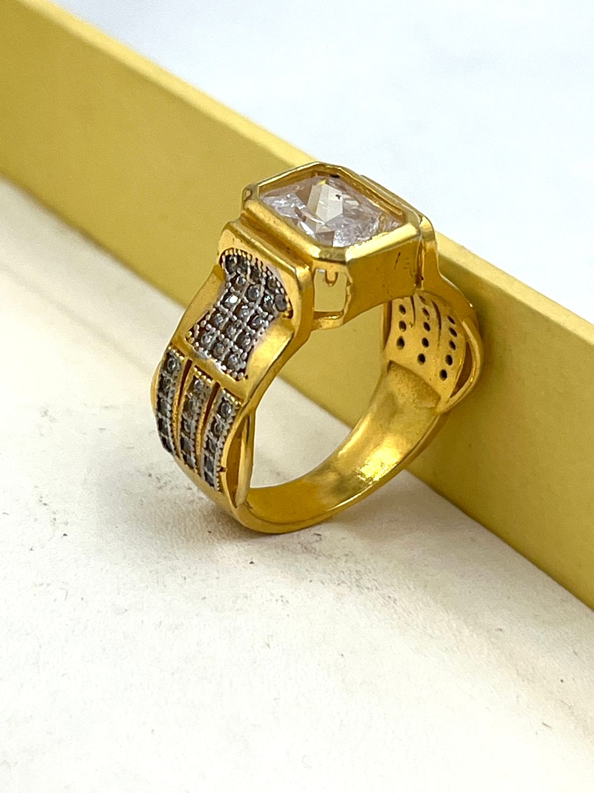 Premium Photo | Gold ring with diamonds