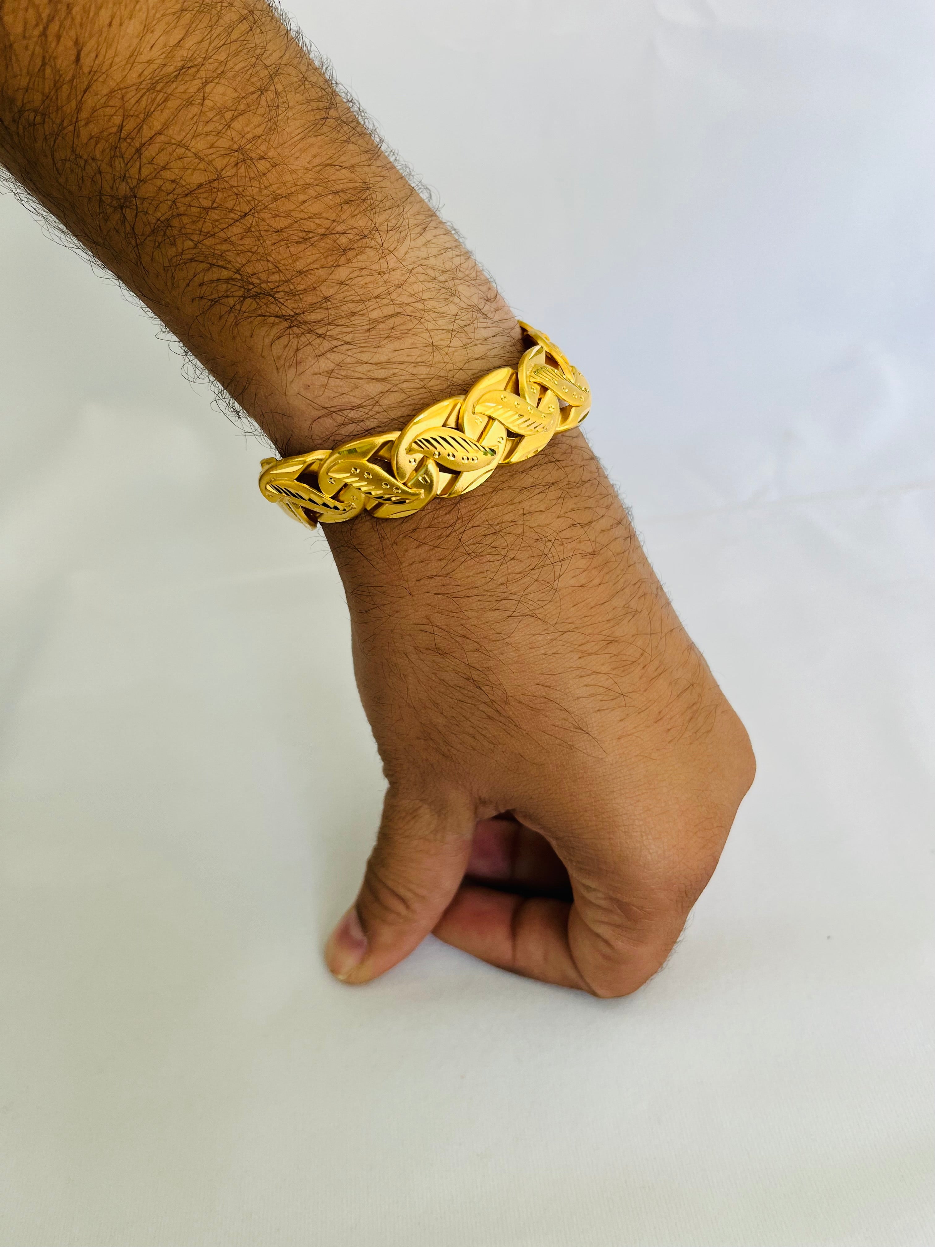 100%BIS Hallmark Gold Jewellery | Man gold bracelet design, Mens bracelet  gold jewelry, Mens gold bracelets
