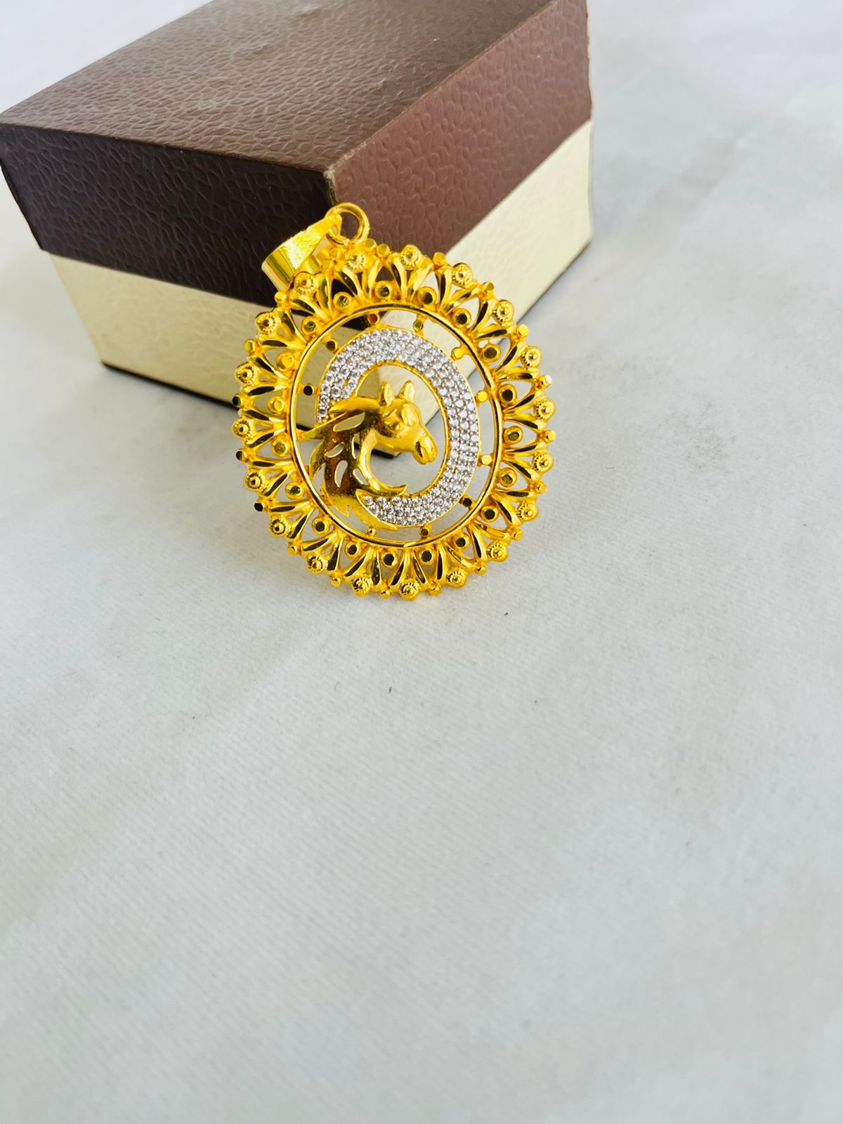 Cushion Pendant Onyx Gold - Tom Wood Project Official Online Store
