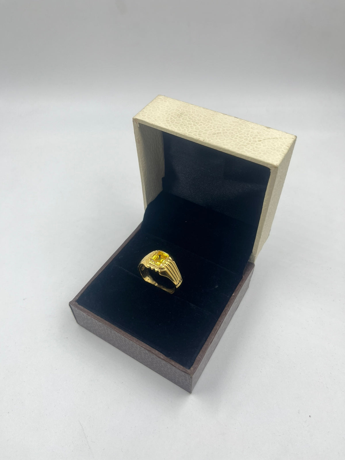 14k Yellow Gold 4.0mm Shiny Comfort Fit - 1.6 Grams - Size 7 Wedding Band  Ring - Walmart.com