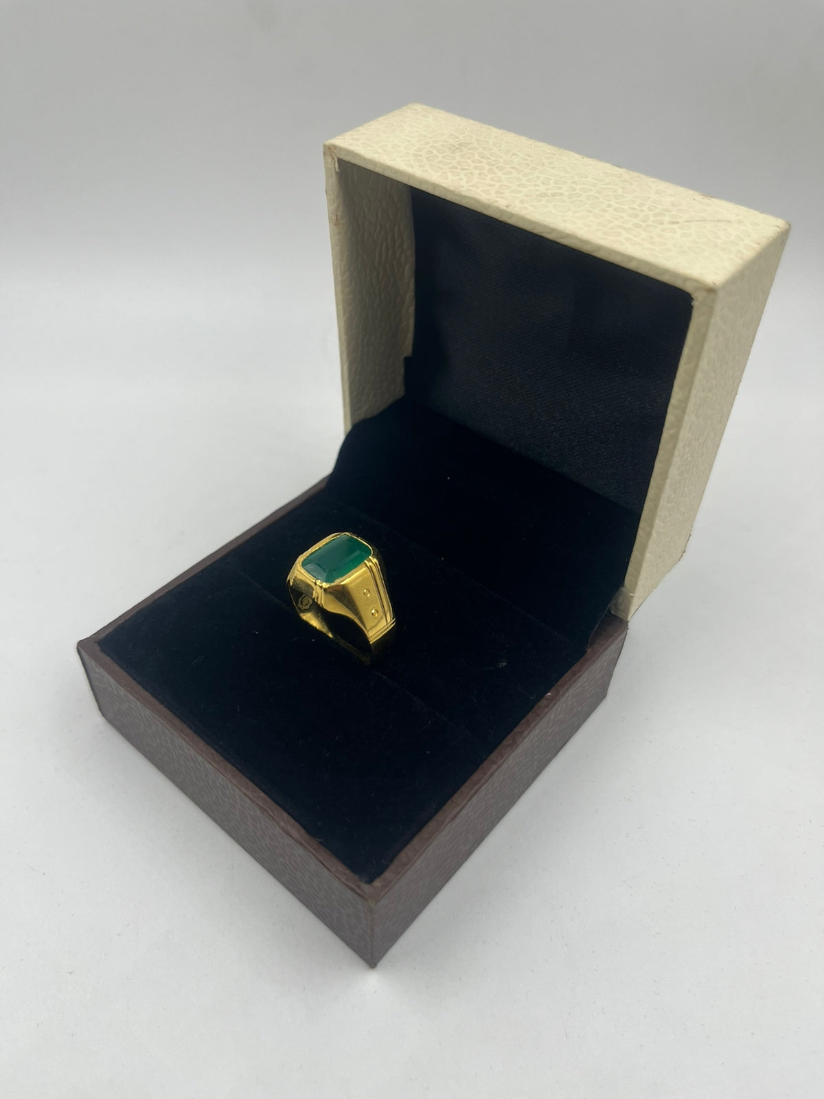 Buy Emerald Stone (Panna Stone) Online