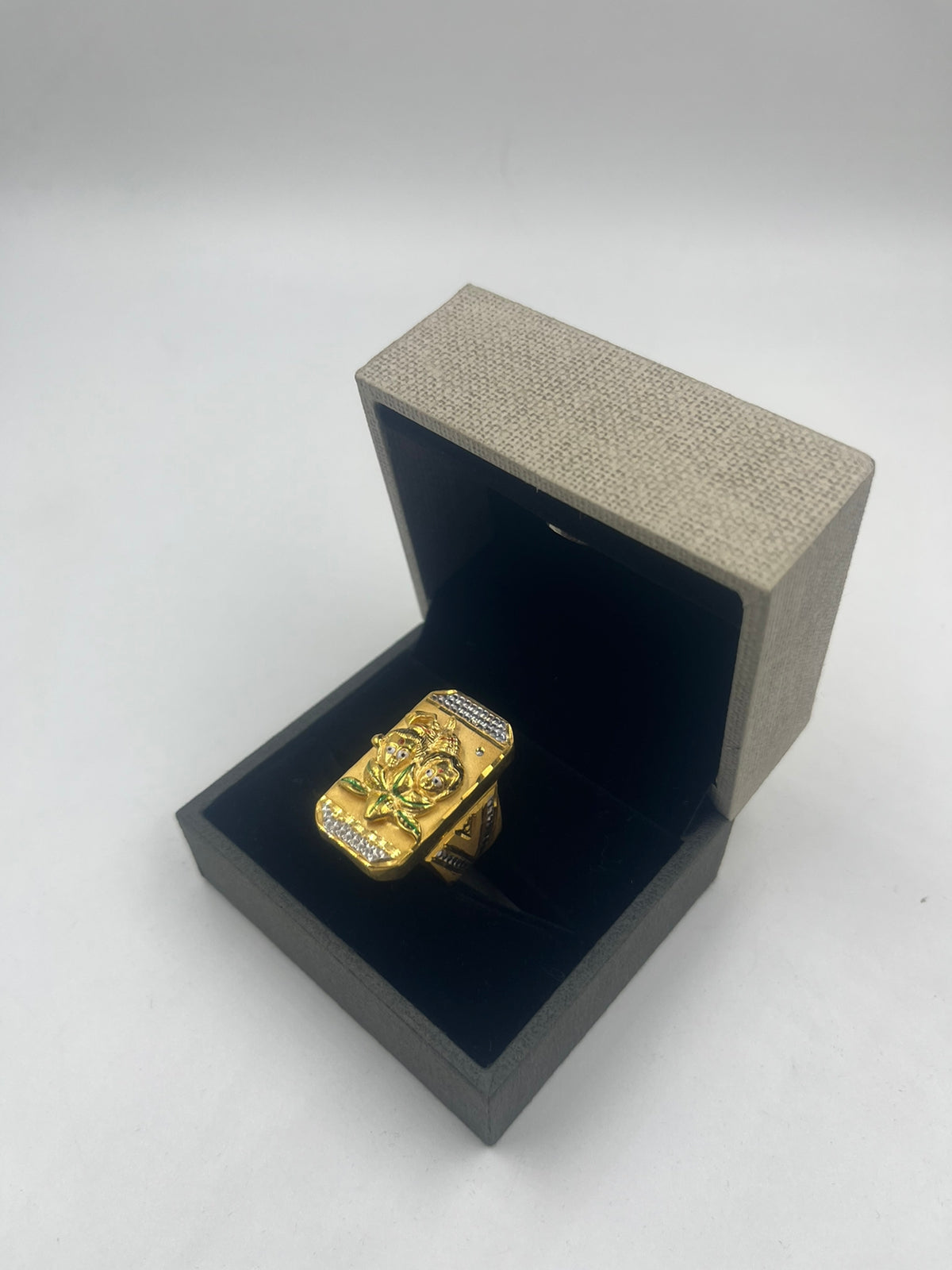 Women's Gold Maa Gayatri Jewelers Ring at best price in Jalgaon | ID:  19396205533