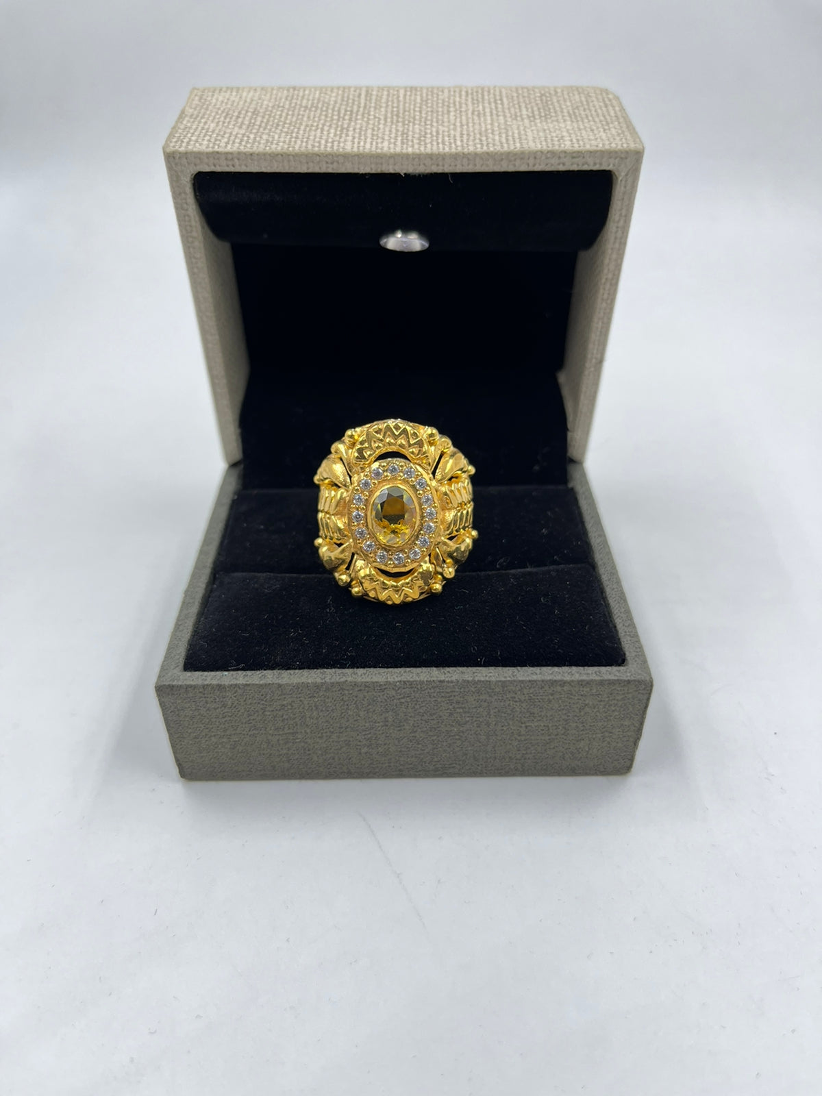 Buy quality 916 Gold Nazrana Gents Ring in Ahmedabad